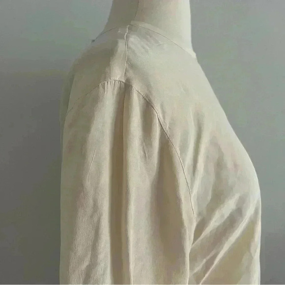 Vintage Liz Claiborne Silk Ivory Blouse Button Down Back Sz 6 - Picture 5 of 8